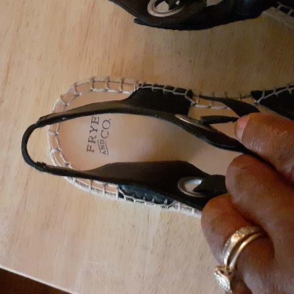 Frye and Co sandals - Picture 2 of 5